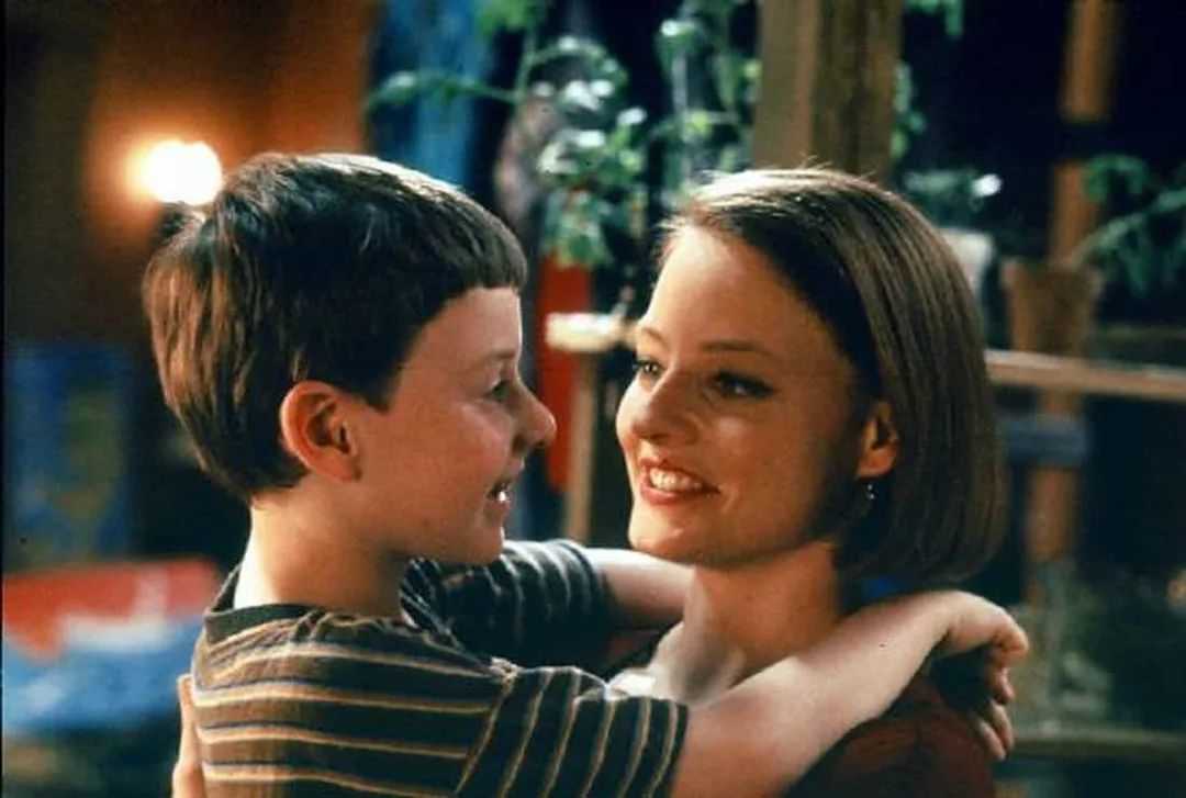 Jodie Foster's Early Directorial Venture: Little Man Tate