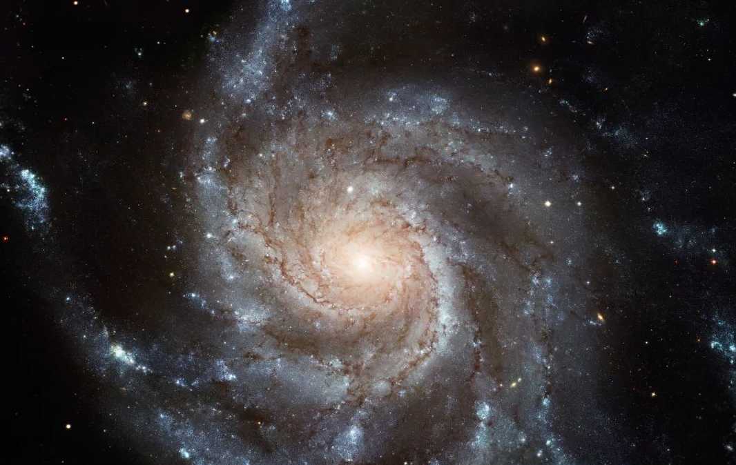 The Pinwheel Galaxy M101: A Cosmic Masterpiece Across Two Centuries
